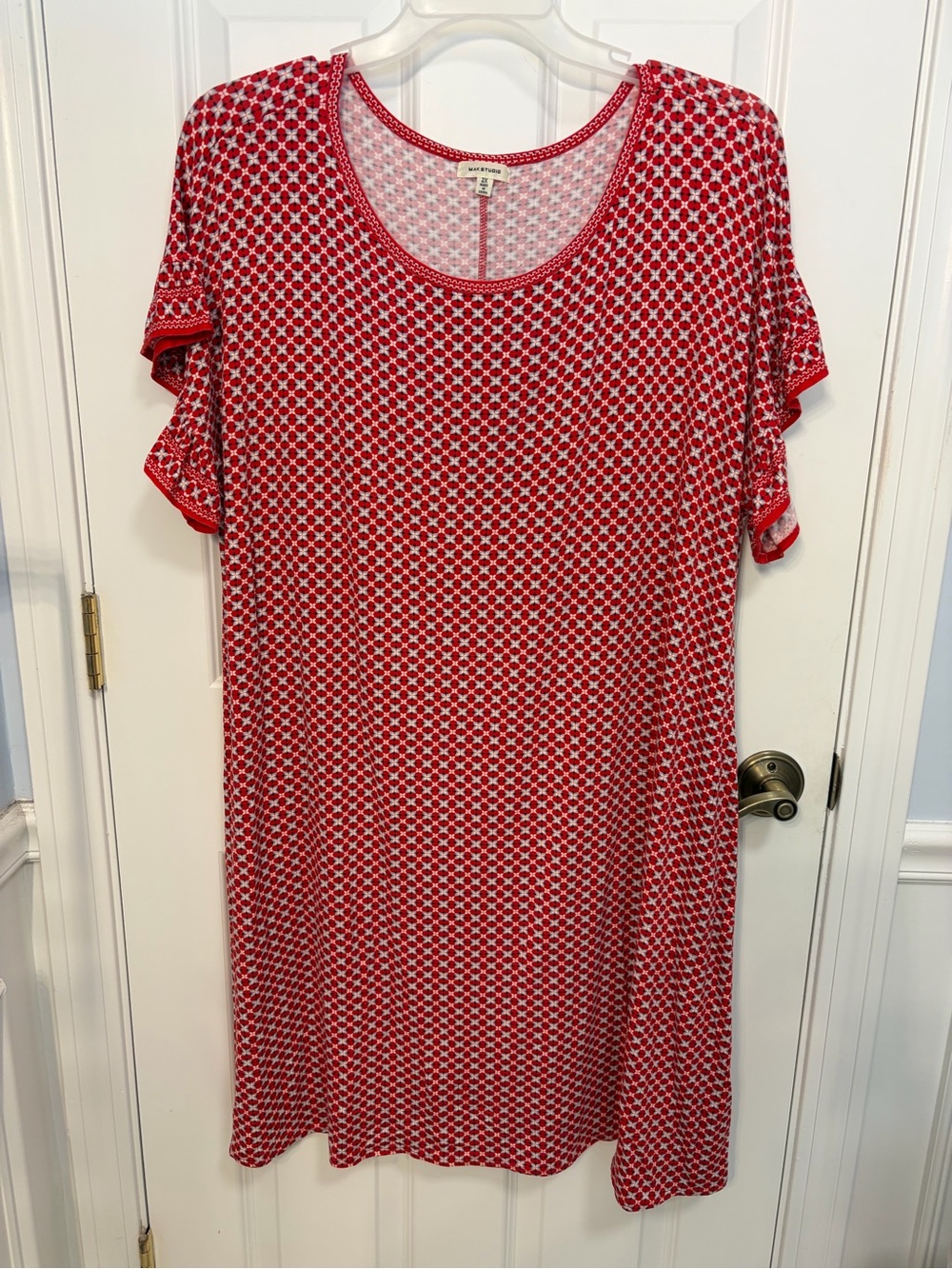 Max Studio plus 2X short sleeve midi dress. Multicolored-lots of red. Easy care!